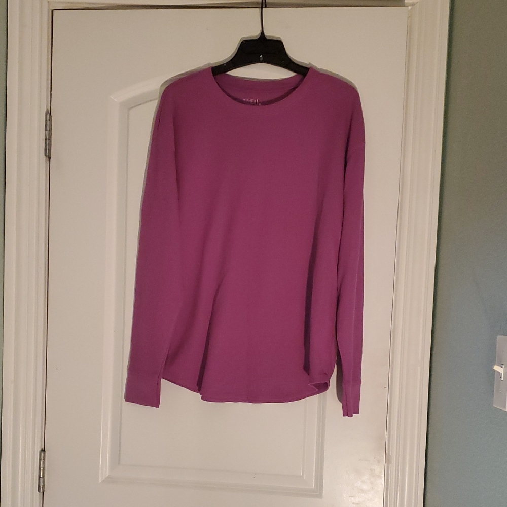Time and Tru Long Sleeve Crewneck Sweater in Magenta